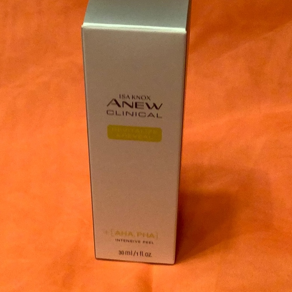 Avon Isa Knox Anew Clinical Intensive Peel